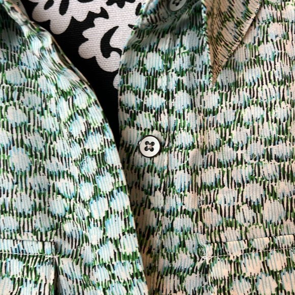 Cabi Shimmer Top (style 5910) - Picture 6 of 14